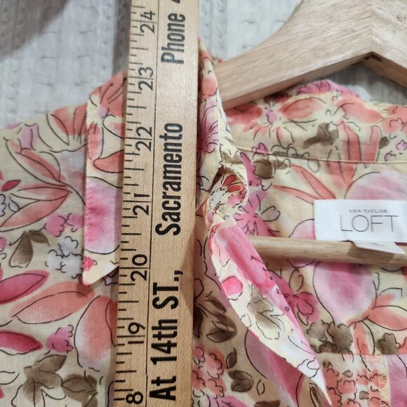 Ann Taylor LOFT Y2K Floral Lightweight Button-Up Blouse Size Medium - Picture 15 of 15